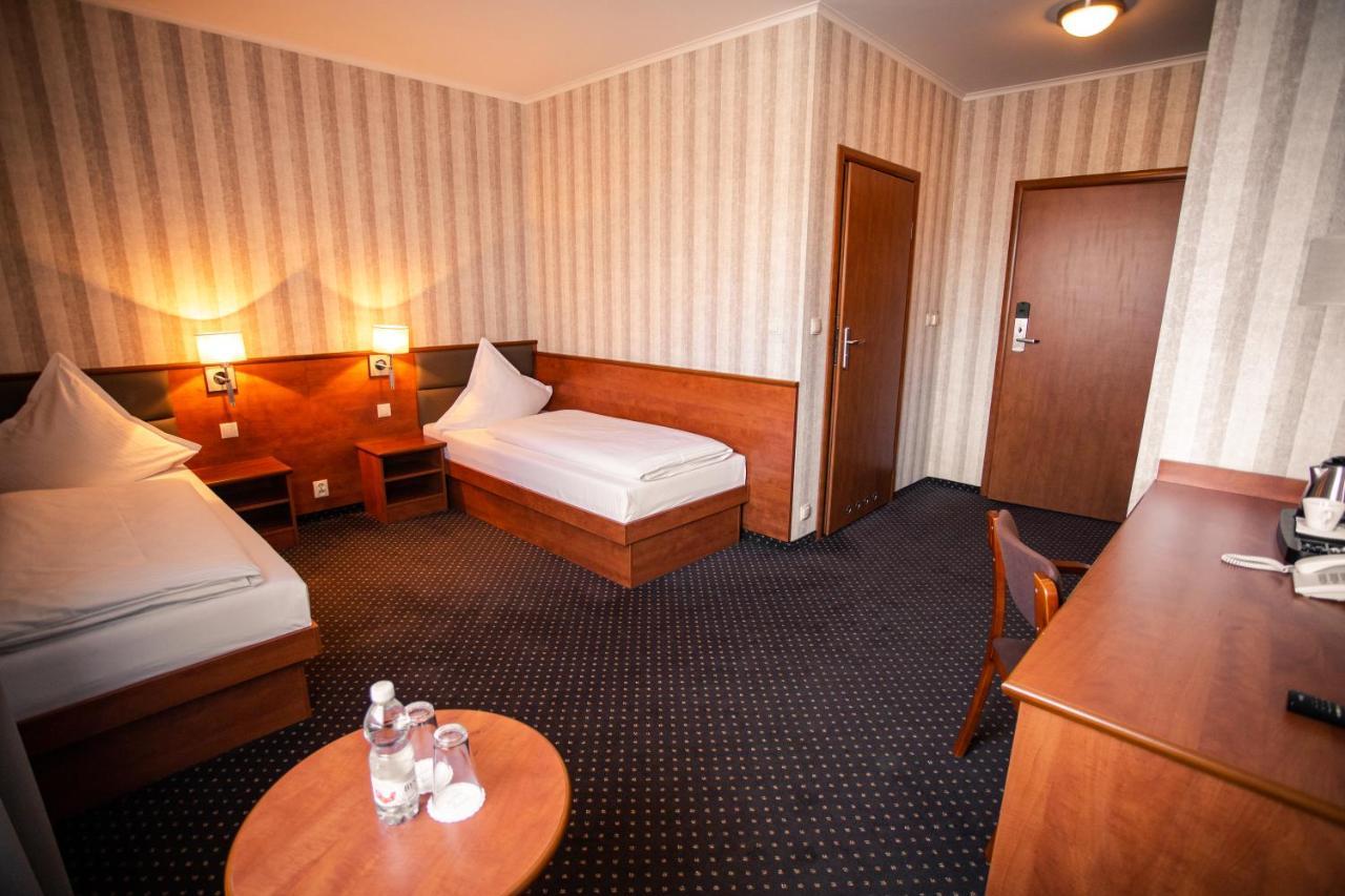 Premium Hotel Bacero Вроцлав Экстерьер фото