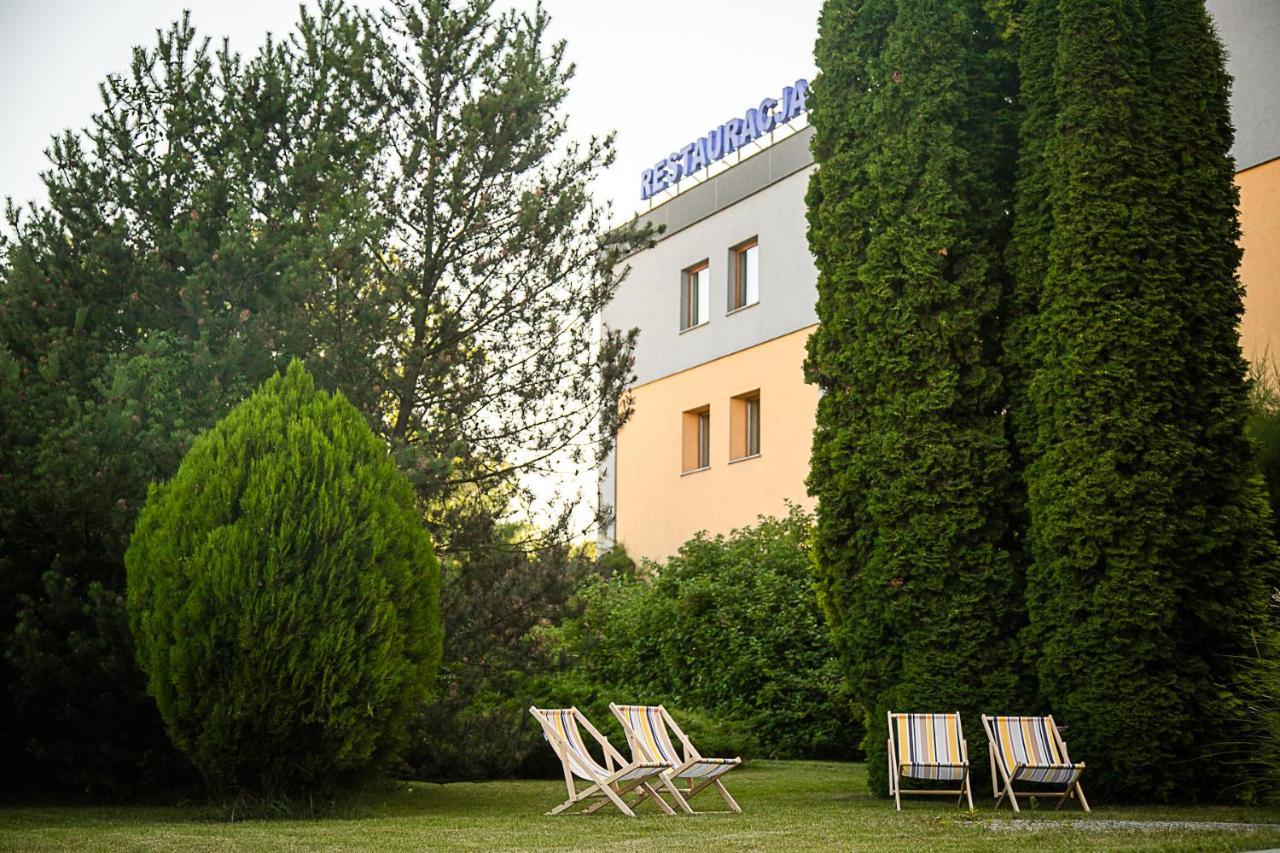 Premium Hotel Bacero Вроцлав Экстерьер фото